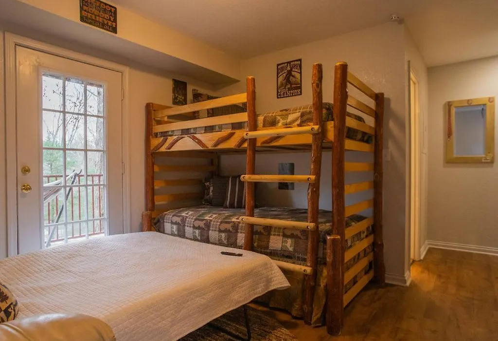 Sasquatch Lodge A Sleeps 12-1
