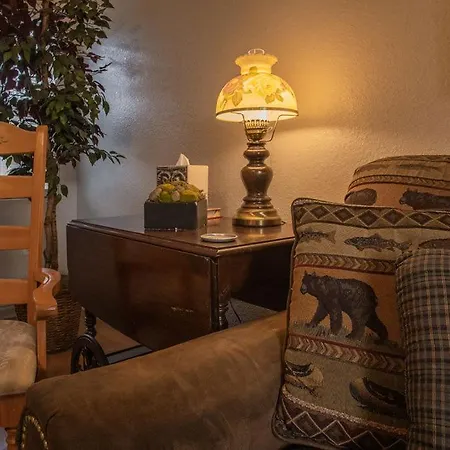 Sasquatch Lodge A Sleeps 12-3